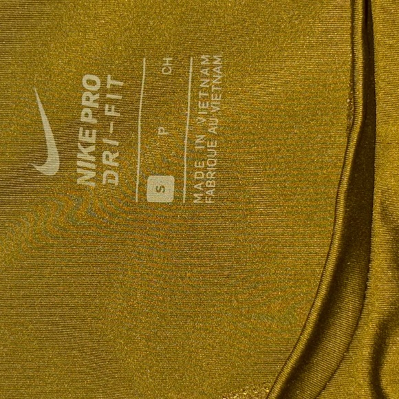 3 Nike crop tops shirt size small - Picture 2 of 11